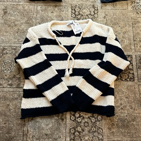 Zara Sweaters - Zara sweater